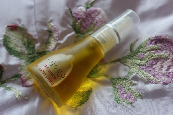 فوائد زيت الجوجوبا للبشرة لن تستغنى عنه بعد اليوم