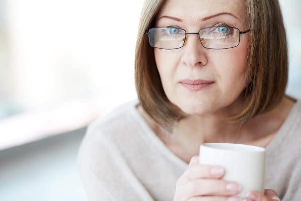 ١٠ علاجات طبيعية لتخفف أعراض سن اليأس ١٠ علاجات طبيعية لتخفف أعراض سن اليأس