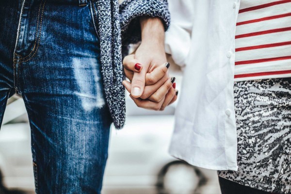 علامات تؤكد لك أن شريك حياتك محل ثقه علامات تؤكد لك أن شريك حياتك محل ثقه