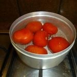 عمل مربي الطماطم بالصور