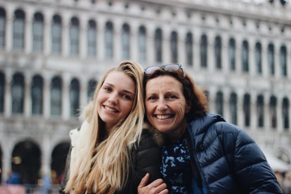 علامات تدل علي أنك ستصبحين مثل والدتك تماماً