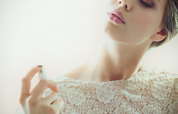 احذر من أضرار رش العطور علي الرقبة