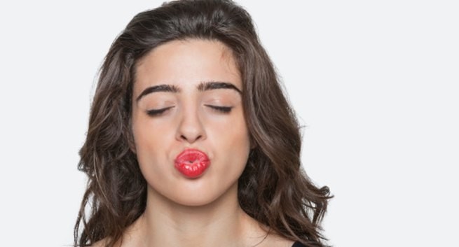 خلطات تساعدك على نفخ الخدود خلطات تساعدك على نفخ الخدود