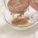 عمل دونات الشيكولاتة بالصور