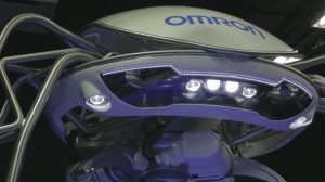 اول انسان آلي مدرب لتنس الطاولة