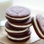 عمل بسكويت أوريو في المنزل بالصور