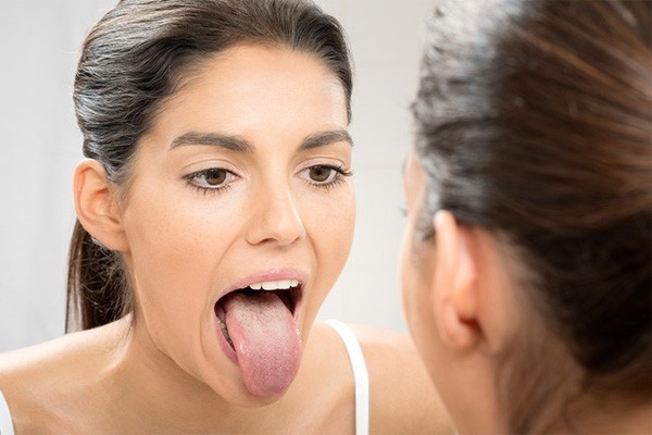 علاج إلتهاب اللسان دوائياً وطبيعياً علاج إلتهاب اللسان دوائياً وطبيعياً