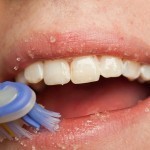 كيف تقومي بوضع الروج بألوان قوس قزح