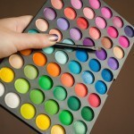 كيف تقومي بوضع الروج بألوان قوس قزح