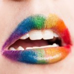 كيف تقومي بوضع الروج بألوان قوس قزح