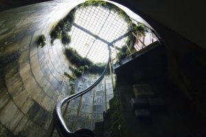 قاعة أثرية فخمة تحت المياه في بيرني مادوف الفيكتوري