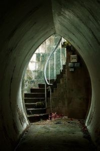 قاعة أثرية فخمة تحت المياه في بيرني مادوف الفيكتوري