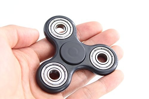 فوائد لعبة سبينر fidget spinner (لعبة إزالة التوتر ) وهل تُسبب الأمراض ؟ فوائد لعبة سبينر fidget spinner (لعبة إزالة التوتر ) وهل تُسبب الأمراض ؟