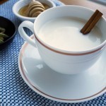 مشروب الهيل والعسل بالحليب