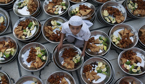 كيف تنقص وزنك في رمضان ؟ خطوات سهلة من الاطباء كيف تنقص وزنك في رمضان ؟ خطوات سهلة من الاطباء