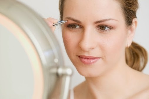 أضرار إزالة الشعر بالملقاط أحذريها أضرار إزالة الشعر بالملقاط أحذريها