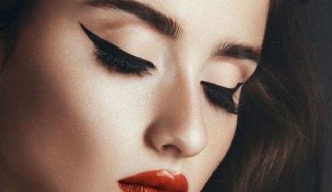 وصفات عمل الكحل والماسكارا في المنزل