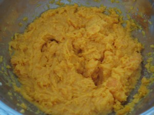 عمل فطيرة البطاطا الحلوة بالصور عمل فطيرة البطاطا الحلوة بالصور