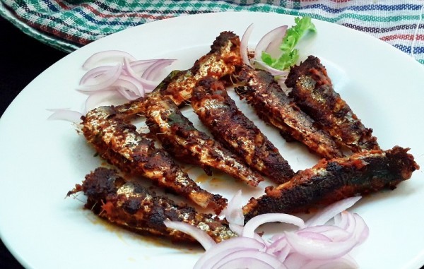 وصفة مثالية لعمل سمك السردين المقلي بالصور وصفة مثالية لعمل سمك السردين المقلي بالصور