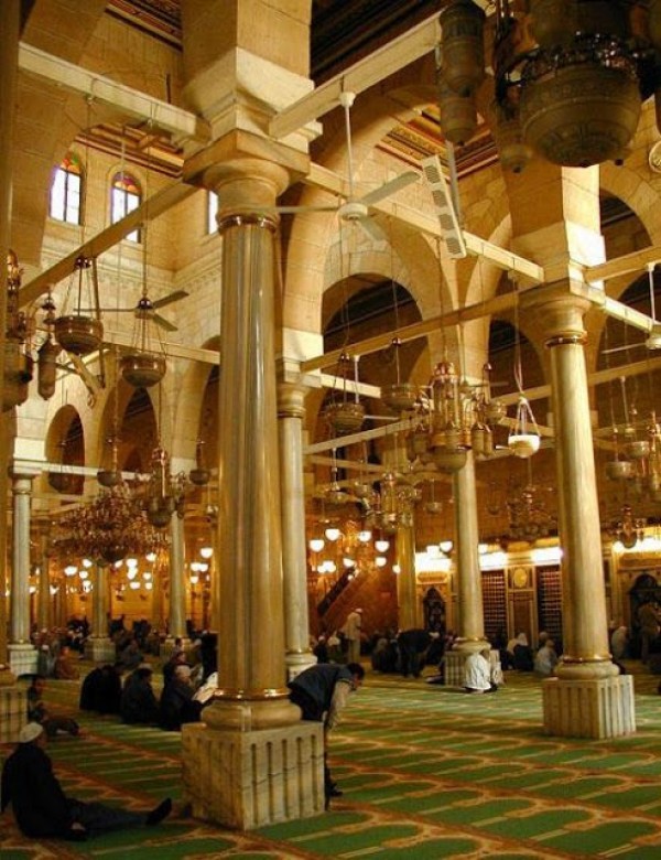 ساعة سياحة الجزء الأول : شارع المعز لدين الله الفاطمي ساعة سياحة الجزء الأول : شارع المعز لدين الله الفاطمي