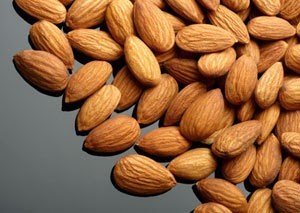 10 أطعمة تجعلك تبدين أصغر سنًا 10 أطعمة تجعلك تبدين أصغر سنًا