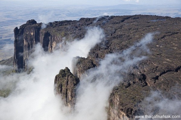 جبال الطاولة او التيبوى “Tepui” فى فنزويلا بالصور جبال الطاولة او التيبوى “Tepui” فى فنزويلا بالصور
