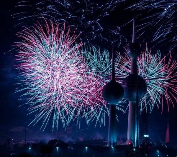 دخول الكويت موسوعة غينس للأرقام القياسية في اليوبيل الذهبي للألعاب النارية دخول الكويت موسوعة غينس للأرقام القياسية في اليوبيل الذهبي للألعاب النارية