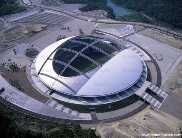 أغرب وأروع 10 ملاعب في العالم أغرب وأروع 10 ملاعب في العالم