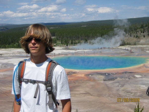 بالفيديوا والصور : نبع المياه الحارة ذو الألوان الطبيعية ، منظر يثير دهشك