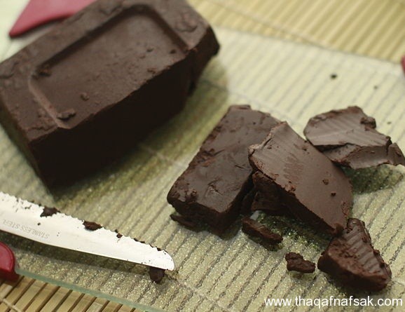 طريقة عمل الشيكولاتة الساخنة ( الهوت شوكليت )