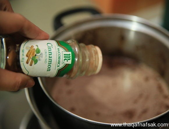 طريقة عمل الشيكولاتة الساخنة ( الهوت شوكليت )