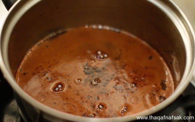 طريقة عمل الشيكولاتة الساخنة ( الهوت شوكليت )