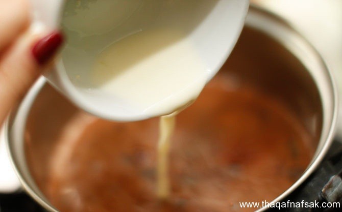 طريقة عمل الشيكولاتة الساخنة ( الهوت شوكليت )