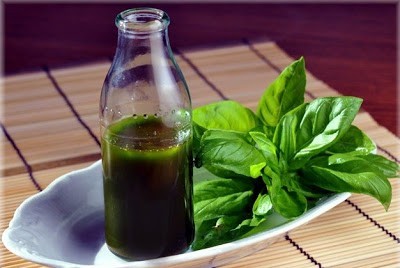 8 زيوت عطرية رائعة وعلاقتها بالاسترخاء 8 زيوت عطرية رائعة وعلاقتها بالاسترخاء