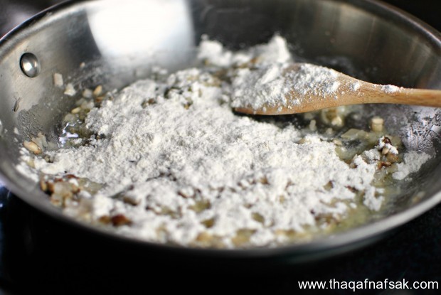 حساء المشروم اللذيذ بالكريمة الغنية.