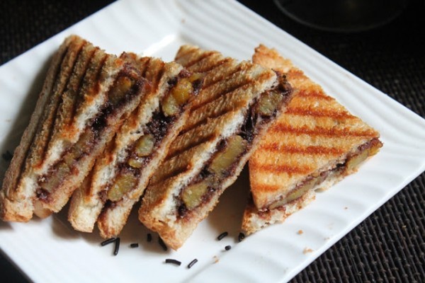 وصفة ساندوتش النوتيلا والموز بالصور