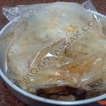 بالصور حضري الفراخ المحشية بالأرز في الفرن بالكيس الحراري