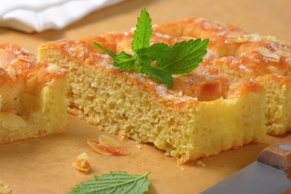 طريقة عمل الكيكة الاسفنجية بالصور خطوات كاملة مصورة