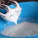 طريقة عمل الكيكة الاسفنجية بالصور خطوات كاملة مصورة