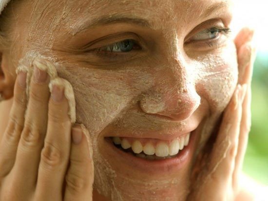وصفات صنفرة الوجه 18 وصفة لجمال البشرة وصفات صنفرة الوجه 18 وصفة لجمال البشرة