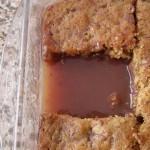 طعم لذيذ مع طريقة عمل كيكة التمر بالصور مع رشة جوز الهند الشهي