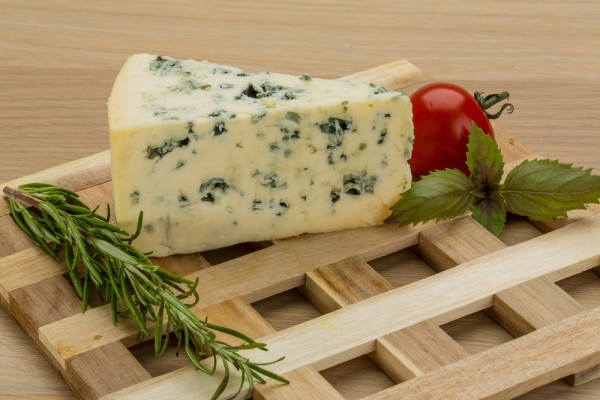 أسرار فوائد الجبنة الريكفورد أو الجبنة الزرقاء ١٠ فوائد مدهشة لجسمك