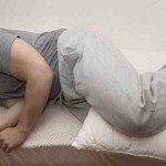 أوضاع النوم الصحيحة والتي تخفيف الم العمود الفقري