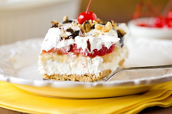 بالصور طريقة عمل كيك ايس كريم ساندويش Banana Split أحلى حلوى منزلية