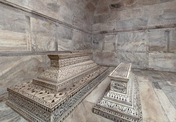 الجوهرة المعماريّة تاج محل.. إحدى عجائب الدنيا السبع الجوهرة المعماريّة تاج محل.. إحدى عجائب الدنيا السبع