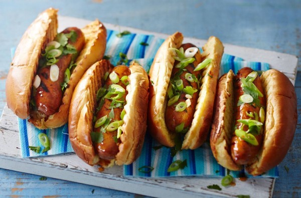 طريقة عمل سندوتشات الهوت دوج بالصور