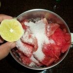 عمل عصير البطيخ بالنعناع المنعش بالصور