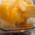 عمل سموثي المانجو والموز بالصور