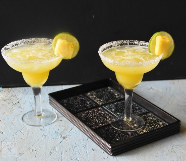 وصفة عمل عصير الأناناس بالليمون اللذيذ بالصور