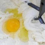 طريقة عمل كيكة الريد فيلفيت بالصور